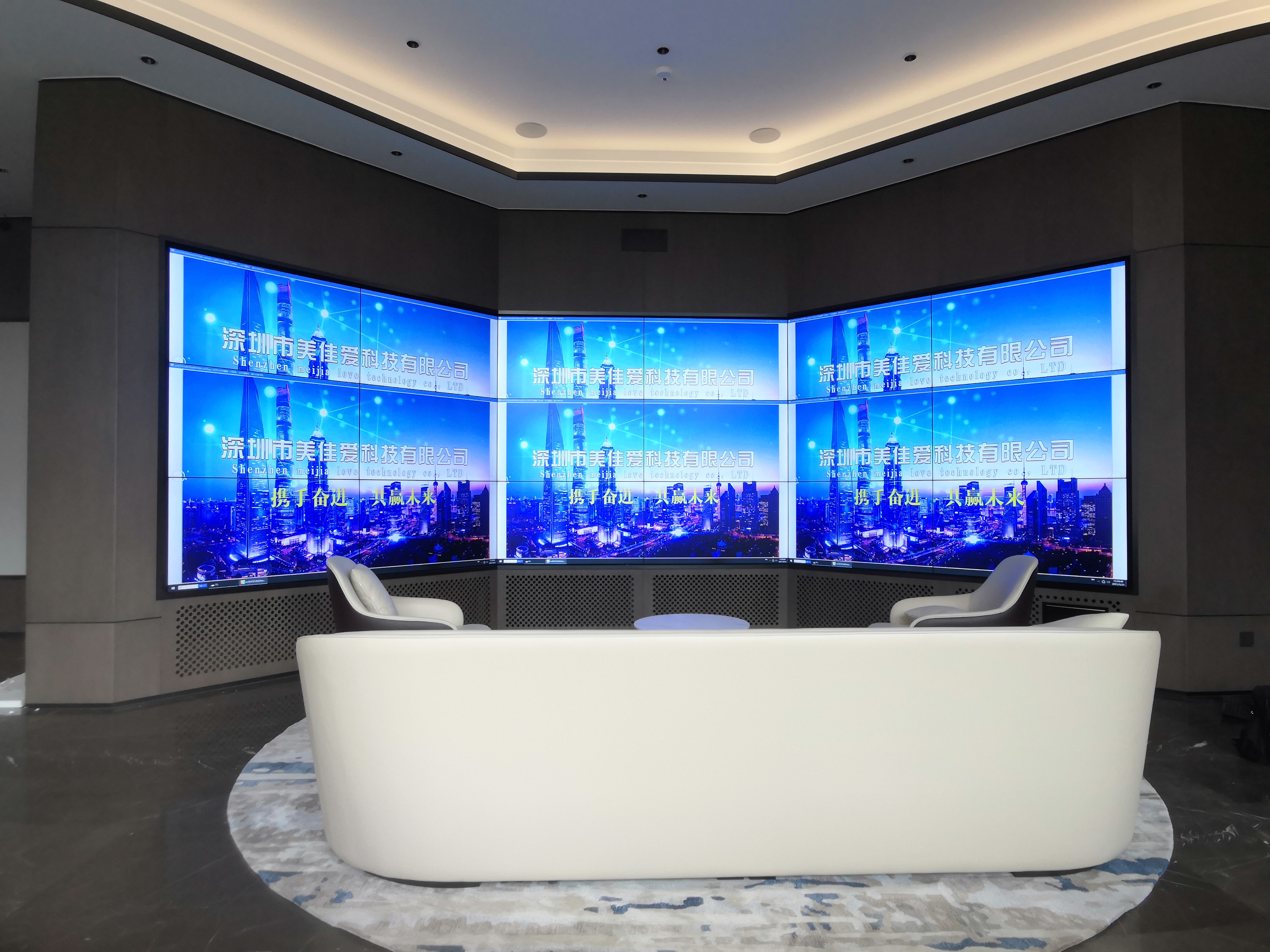 “無(wú)線投屏 vs HDMI接線：10人會(huì)議切換演示，哪種方式更讓老板崩潰？”